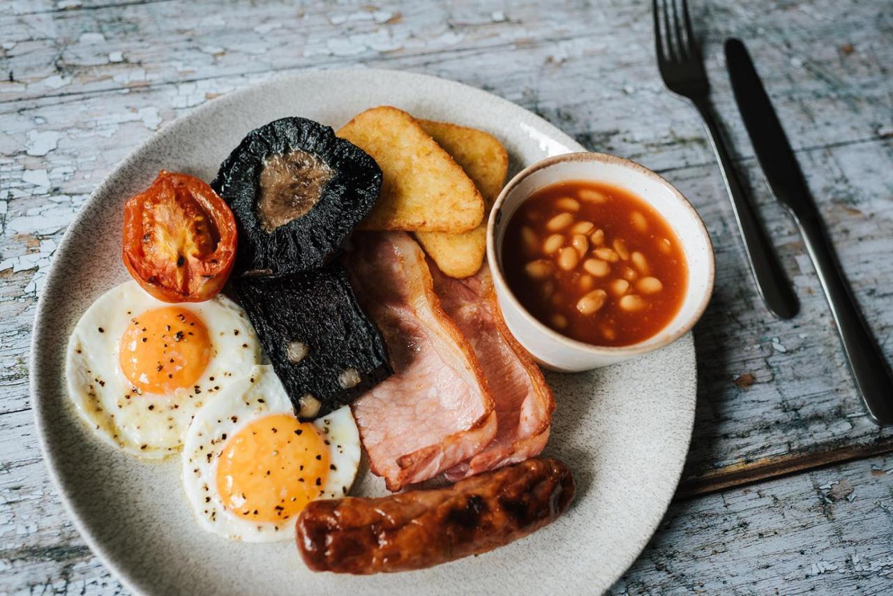 The Woodman Inn Huddersfield Exterior photo English breakfast